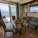 아파트 Kalamata Suites