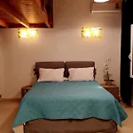 Kalamata Suites 칼라마타