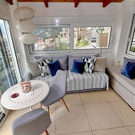 アパート Kalamata Suites *