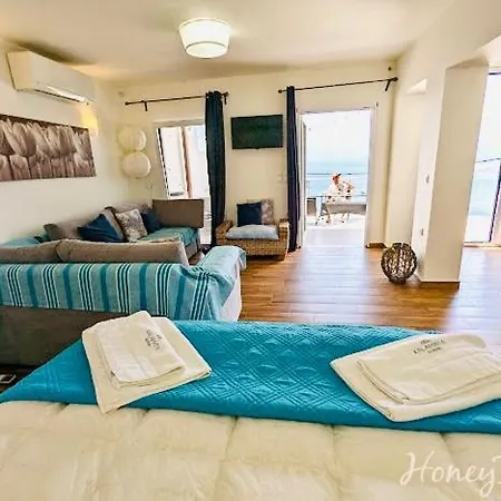 Kalamata Suites アパート カラマタ