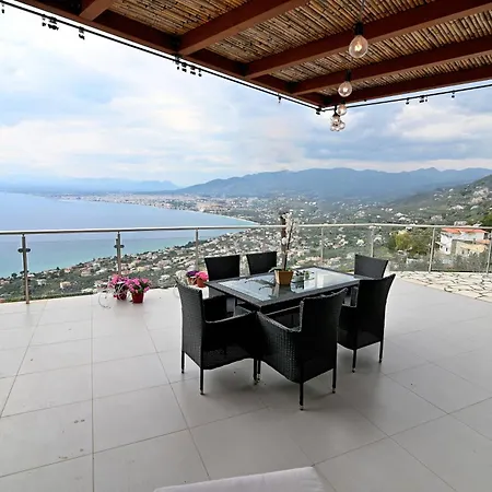 Kalamata Suites * カラマタ