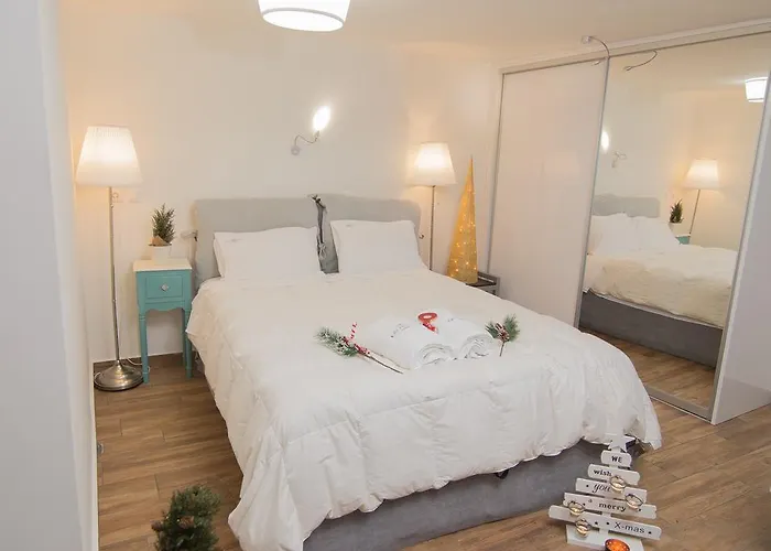 Kalamata Suites Апартаменты Каламата